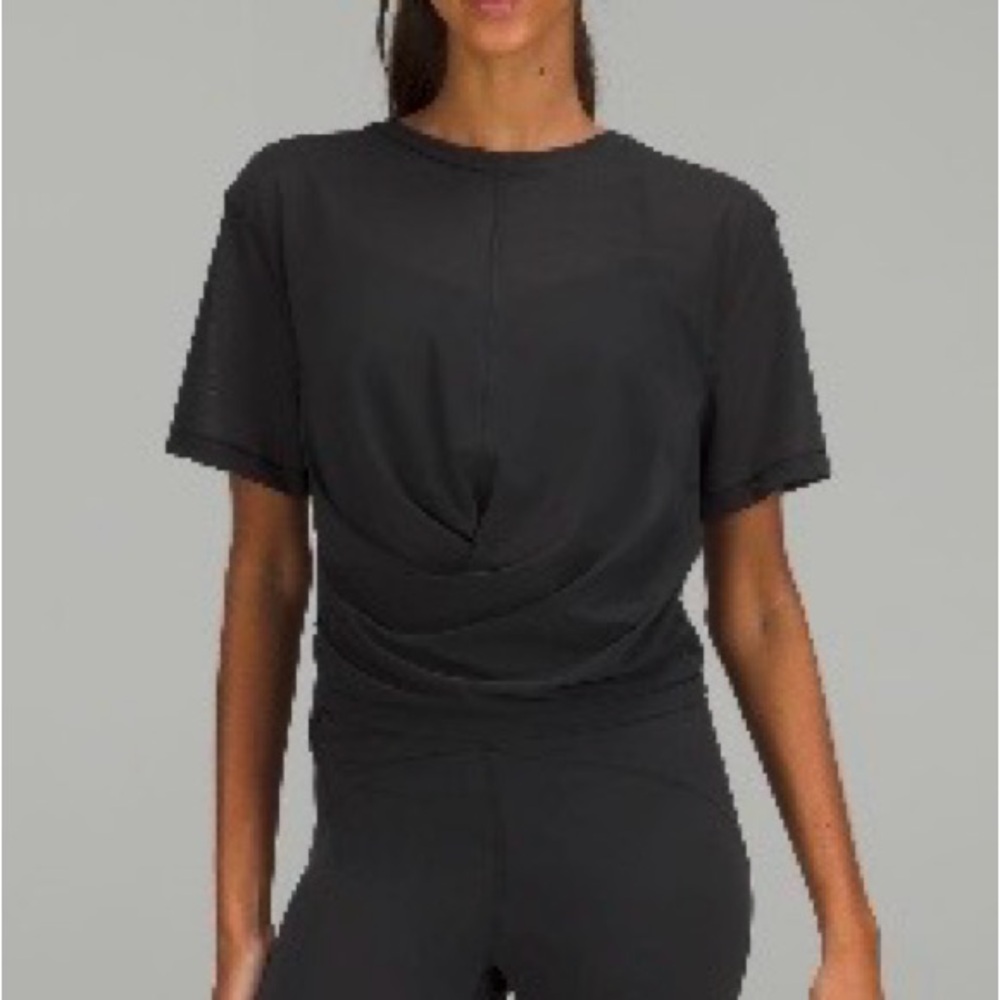 Lululemon Lightweight Mesh Reversible Yoga
T-Shirt Sz 2